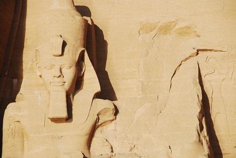 12_Nahaufnahme-Abu-Simbel-Grosser-Tempel-Aegypten-Nilkreuzfahrt