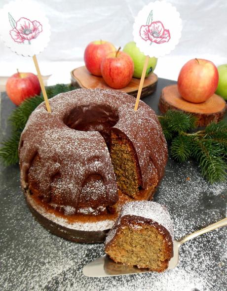 ein neues Kochbuch und das Sonntagssüß: Mohnkuchen mit Apfel und Schokoladenguss