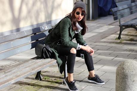 OUTFIT: THE GREEN COAT