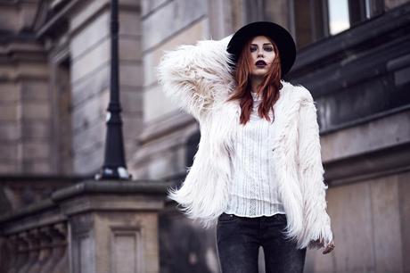 fake-fur-pepe-jeans-coat-white-masha-sedgwick-berlin-71