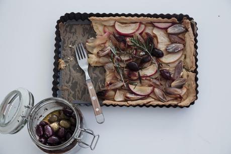 Apple + Onion Tarte with Rosmarin
