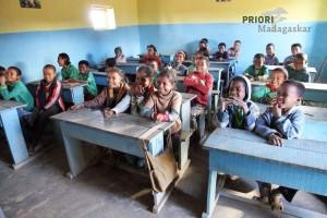 Eine Schulklasse in Madagaskar. Copyright PRIORI Reisen