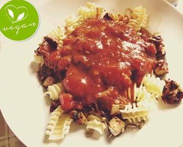Pasta mit Tofu-Arrabbiata – die feurige Tomatensauce im Veggie-Look