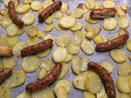 Winterlich deftig: Ofenkartoffeln mit Würstli