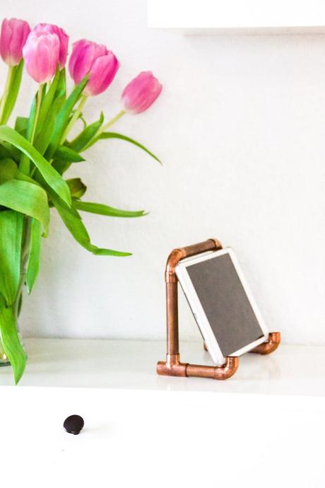DIY: Copper Ipad holder