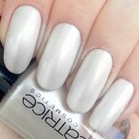 http://blog.jahlove.de/2015/02/nails-catrice-79-bride-takes-it-all.html
