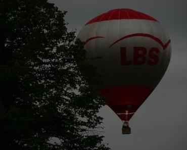 Foto: Heißluftballon versucht aufzusteigen