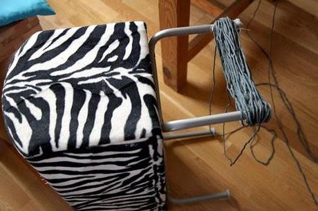Ein Zebra-Hocker sorgt für Entwirrung