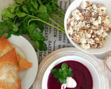 Wintergemüse trifft türkische Spezialität: Süppchen von der roten Bete mit Yufka-Feta-Ecken