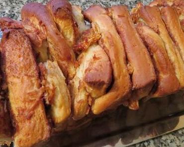 Hefezupfbrot mit Zimt und Äpfeln