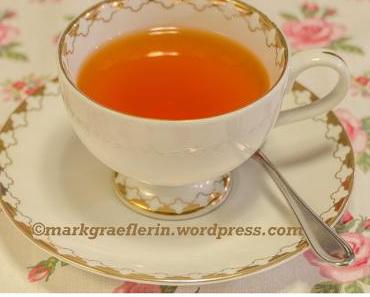 Tassenparade?!  – Tea Time mir duftendem Rotbusch-Tee und fünf Gewürzen