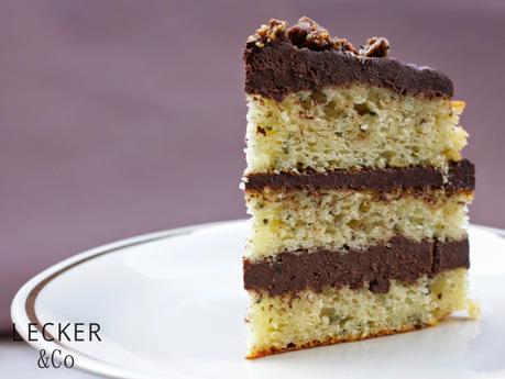 Hanfsamen-Törtchen mit Schokoladen-Acai-Sahne-Creme Hanfsamen-Törtchen mit Schokoladen-Acai-Sahne-Creme