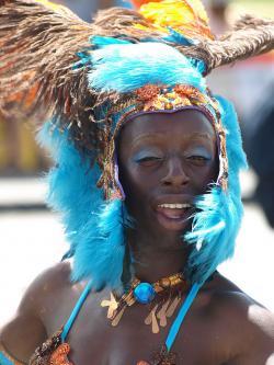 Verkleidete Frau auf Barbados (© alfback2003, creative common license 2.0, via flickr)