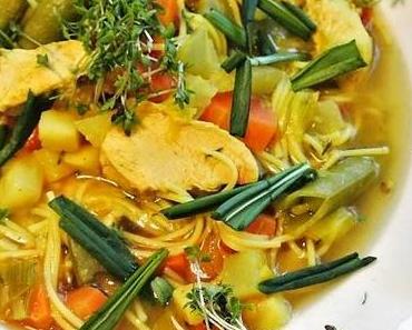 Vitalsüppchen mit Huhn, Gemüse und frischem Bärlauch - gesund, genial und soooo g'schmackig!