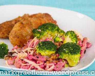 Randen (Rote Bete) Spätzle mit Broccoli und Kalbs-Schnitzelchen