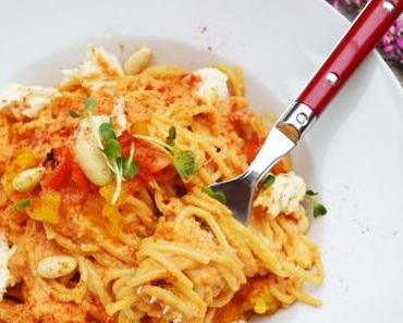 Schnelles Nudelglück! Pasta mit cremigen Paprikapesto