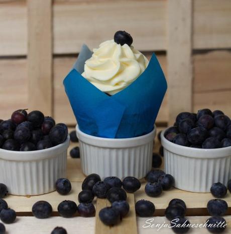 Double Blueberry-Chocolate-Cupcakes-7