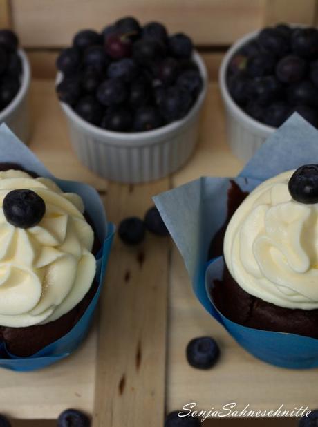 Double Blueberry-Chocolate-Cupcakes-5