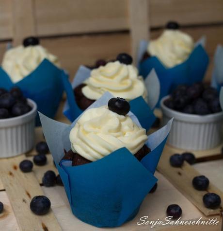 Double Blueberry-Chocolate-Cupcakes-4