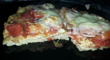Pizza mit Thunfischboden