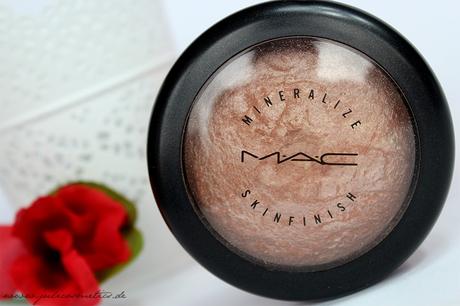 MAC Soft and Gentle Mineralize Skinfinish Highlighter 