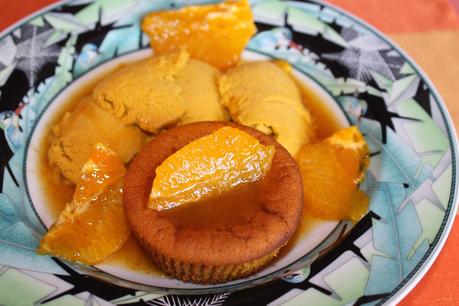 Dessert mal anders: Süßkartoffelcurryeis mit würzigen Kürbismuffin und Orangenzimtsoße
