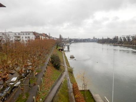 Basel Spaziergang am Rhein 14