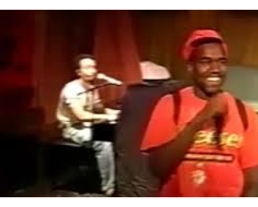 Aus dem Archiv: Kanye West & John Legend performen ‘Gold Digger’ in 2003! (Video)