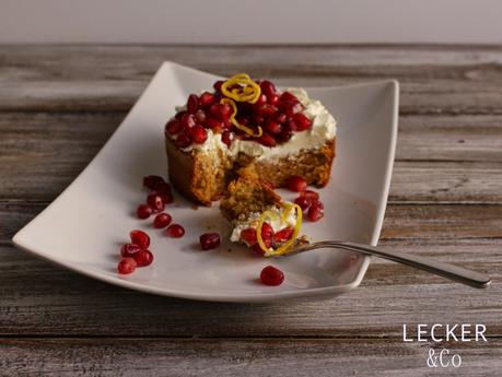 Granatapfel-Törtchen mit Erdmandelbisquit Granatapfel-Törtchen mit Erdmandelbisquit