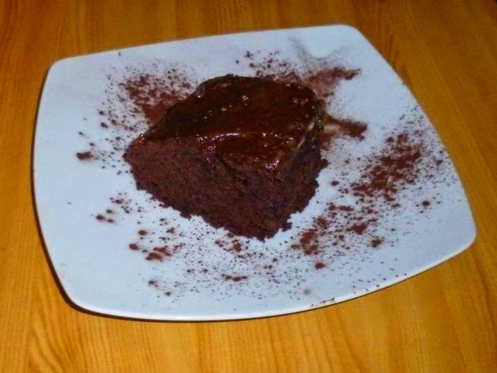 Schokoladenkuchen mit Konfitüre