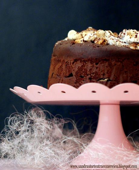 Schwarze Verführung mit einem Chocolate-Fluff-Cake