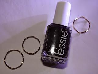 Essie Design mit ein bisschen Gold