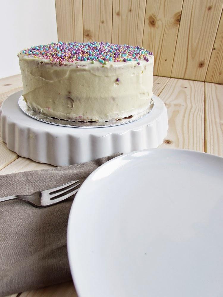 [Family Sunday] Mandel-Kirsch Torte mit Weißer Schokoladen Ganache