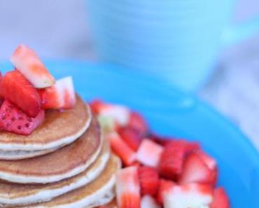 #montagsquickie | Joghurt Pancakes mit Erdbeeren