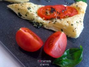 Blätterteig-Tomaten-Ecken