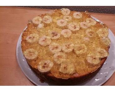 Bananen-Käsekuchen mit Zitronenwackelpudding-Topping