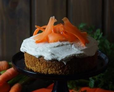 Carrot-Cake mit Zimtfrosting und Rezension von "Mara's Sweet Goodies"