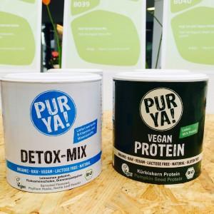Zwei Dosen Pur Ya! Pulver: Detox und Vegan Protein