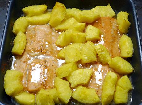 Ahornsirup, Senf und Fisch, jawohl, das schmeckt! Glasierter Lachs mit Ananas
