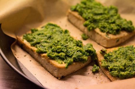 Tofu mit Kräuterkruste