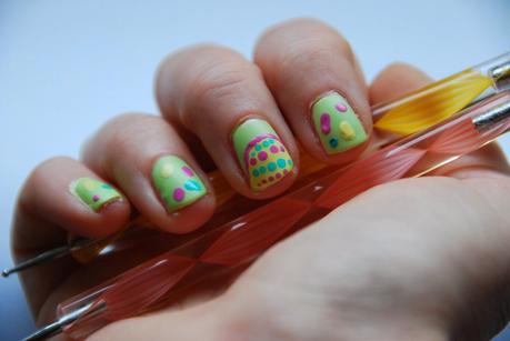 {NOTD} Nails of the day - Quick and easy Easter Eggs