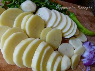 Kartoffeln aus dem Ofen mit Huhn- Thaneya Batatis bil Frech