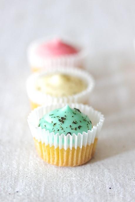 Vanilla Cupcakes in Mini