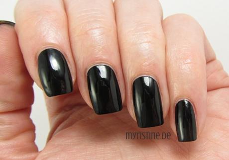 Blackout (MAYBELLINE, Color Show Nail Lacquer)