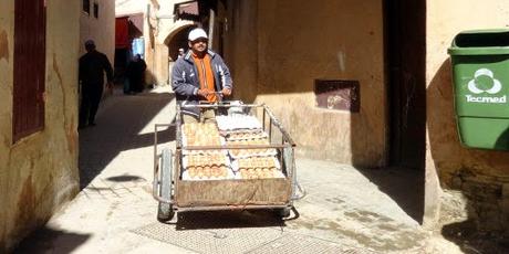 Marokko:  der Zigarettenverleiher von Meknès