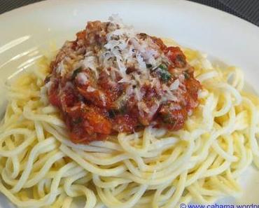 Spaghetti mit Tomaten-Thunfisch-Sauce