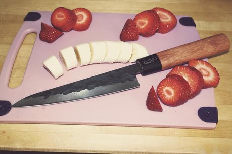 Erdbeer-Bananen-Mandelmilch-Smoothie – für einen veganen und vitaminreichen Start in den Tag