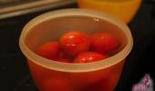 Tomaten für Chili häuten