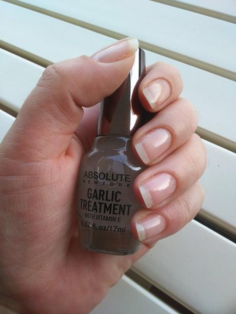 NAGELHÄRTER UND PFLEGE IN EINEM