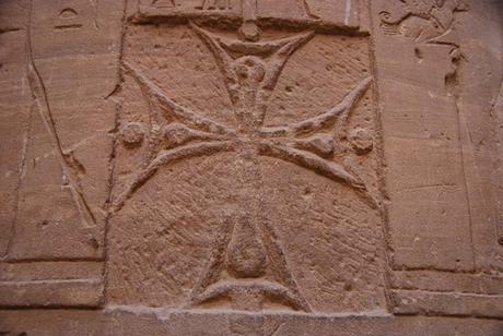 15_Christliche-Symbole-im-Tempel-von-Philae-Assuan-Aegypten-Nilkreuzfahrt